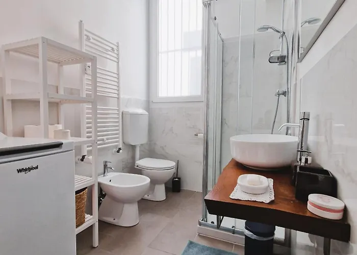 아파트 Monteroom-apartments 볼로냐